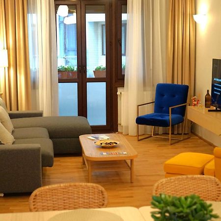 Spacious 3Br, 2Bt With 5 Balconies 부쿠레슈티 외부 사진